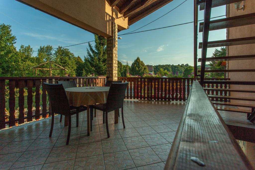 Guesthouse Zalac Слуни Экстерьер фото