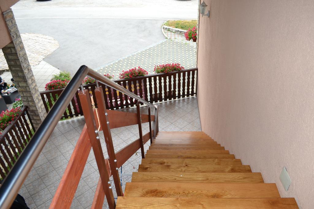 Guesthouse Zalac Слуни Экстерьер фото