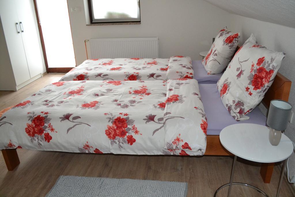 Guesthouse Zalac Слуни Экстерьер фото